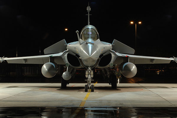 F16